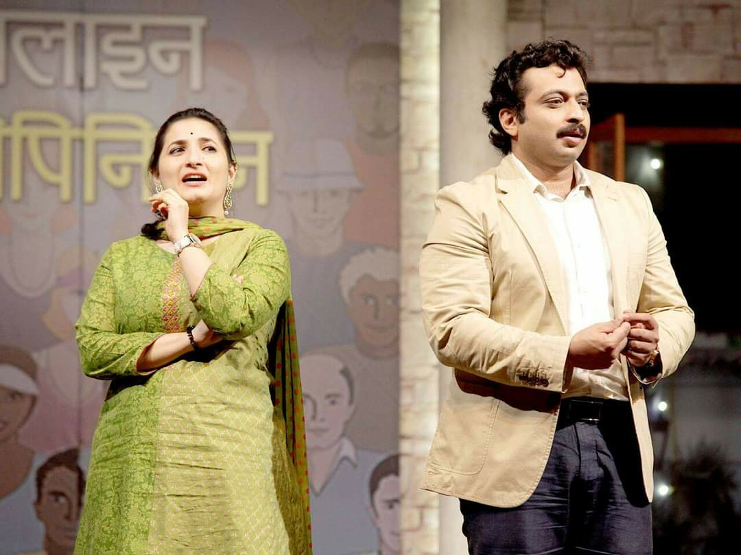 मराठी नाटक 'बंधमुक्त' का एक दृश्य.  001.jpg