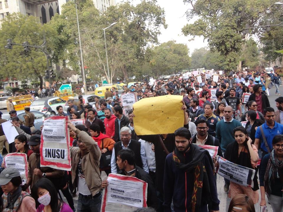 यू.जी.सी के खिलाफ जे.एन.यू लामबंद: सीट कटौती के खिलाफ संघर्ष जारी