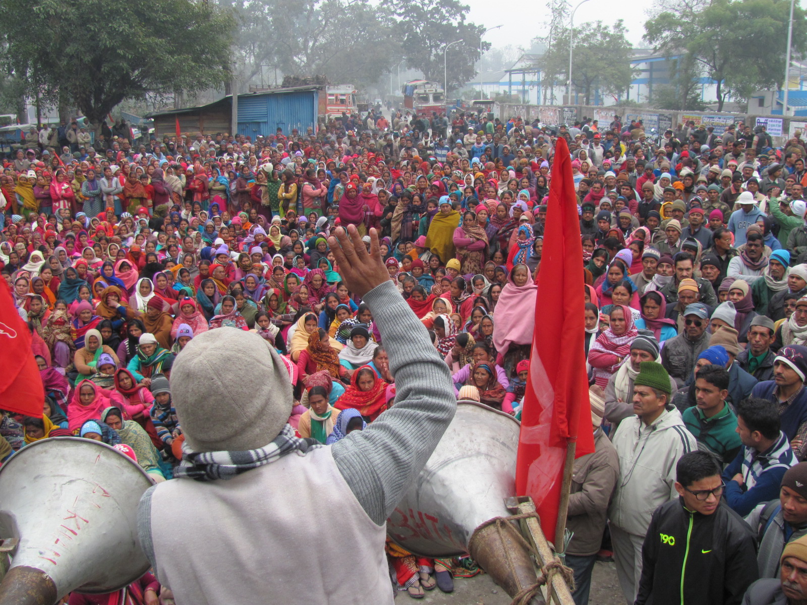 अपनी ज़मीन के लिए संघर्ष
