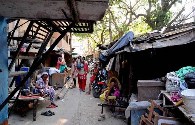 एक दिल्ली ऐसी भी है जहाँ आज भी पीने का पानी, गंदे पानी की निकासी घोर आभाव