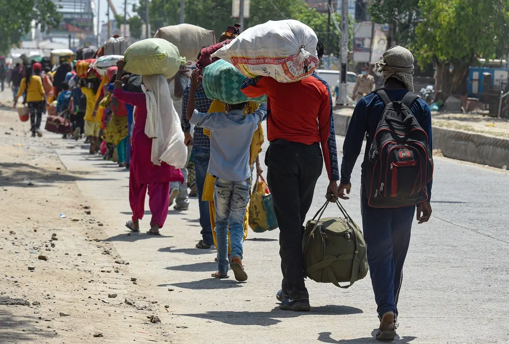 भारतीय श्रमिकों के लिए एक आपदापूर्ण वर्ष