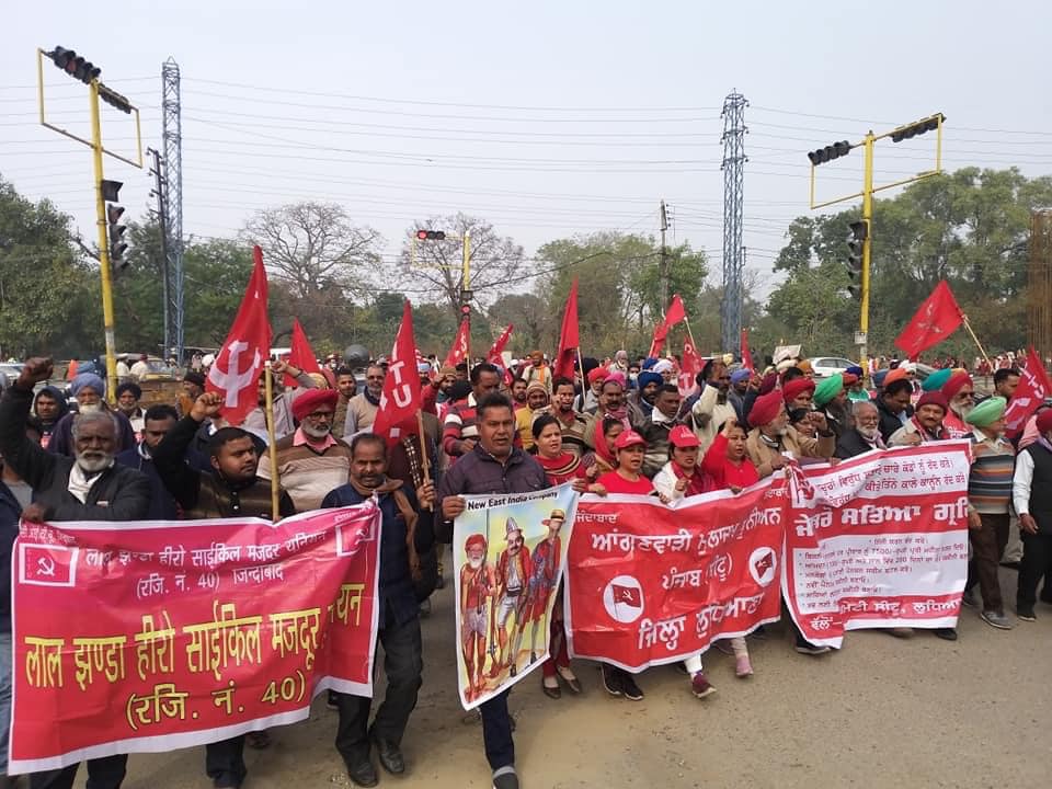 देशभर में मज़दूरों का ज़िला मुख्यालयों पर हल्ला बोला