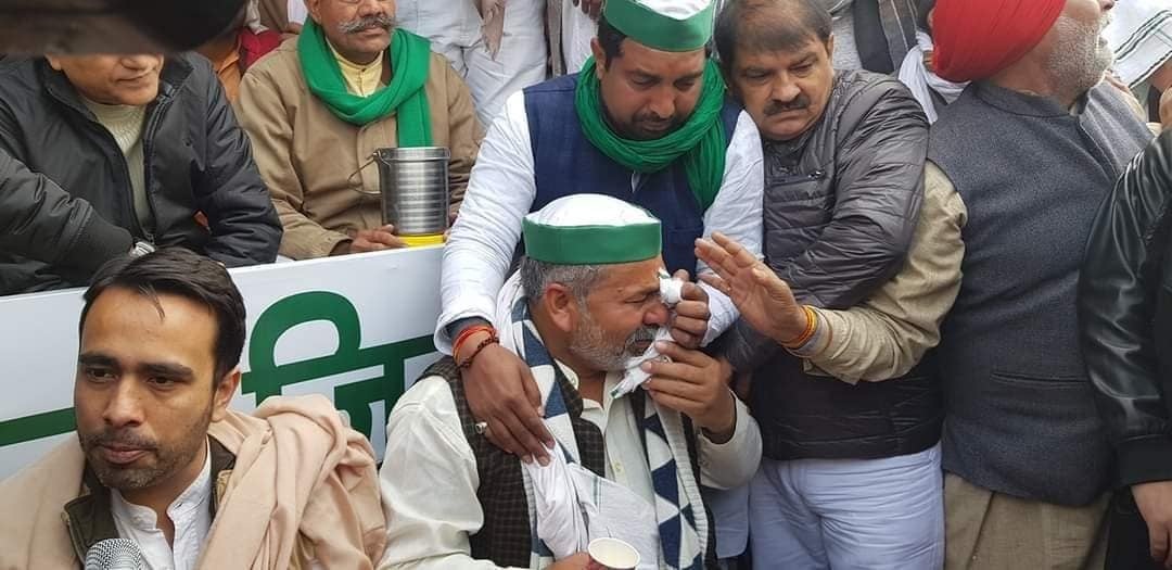 और मजबूत हुआ ग़ाज़ीपुर का किसान मोर्चा : टिकैत के समर्थन में लगातार पहुंच रहे हैं लोग