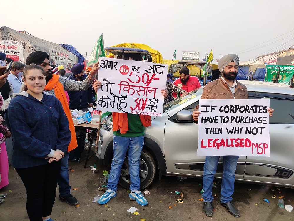 कटाक्ष: साहेब, जनता जाग रही है, अब बहका भी दीजिए...!