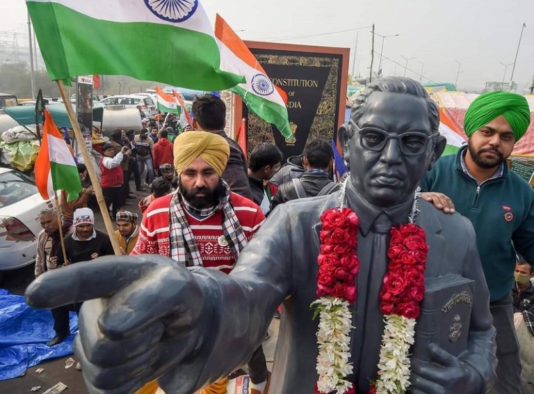 किसान आंदोलन और दलित आंदोलन के बीच एकता के गहरे राजनीतिक निहितार्थ हैं   