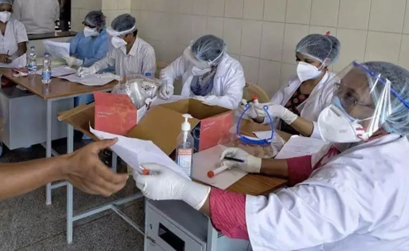 भारत का स्वास्थ्य ढांचा वंचित नागरिकों की मदद करने में असमर्थ क्यों है?
