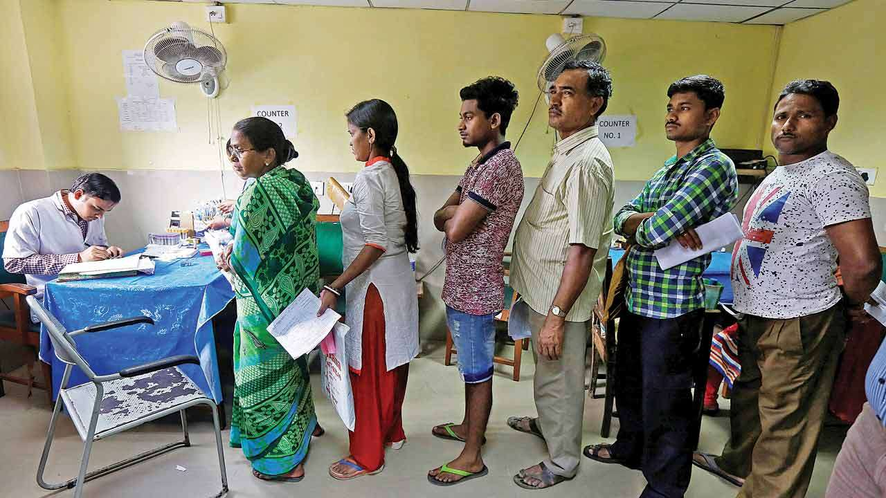 कोरोना के इस बुरे वक़्त में डॉक्टरी की महंगी पढ़ाई पर भी सोचिए!
