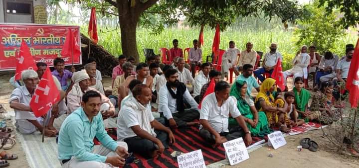 ज़िला पंचायत अध्यक्ष चुनाव : योगी सरकार ने किया ‘लोकतंत्र का अपहरण’!