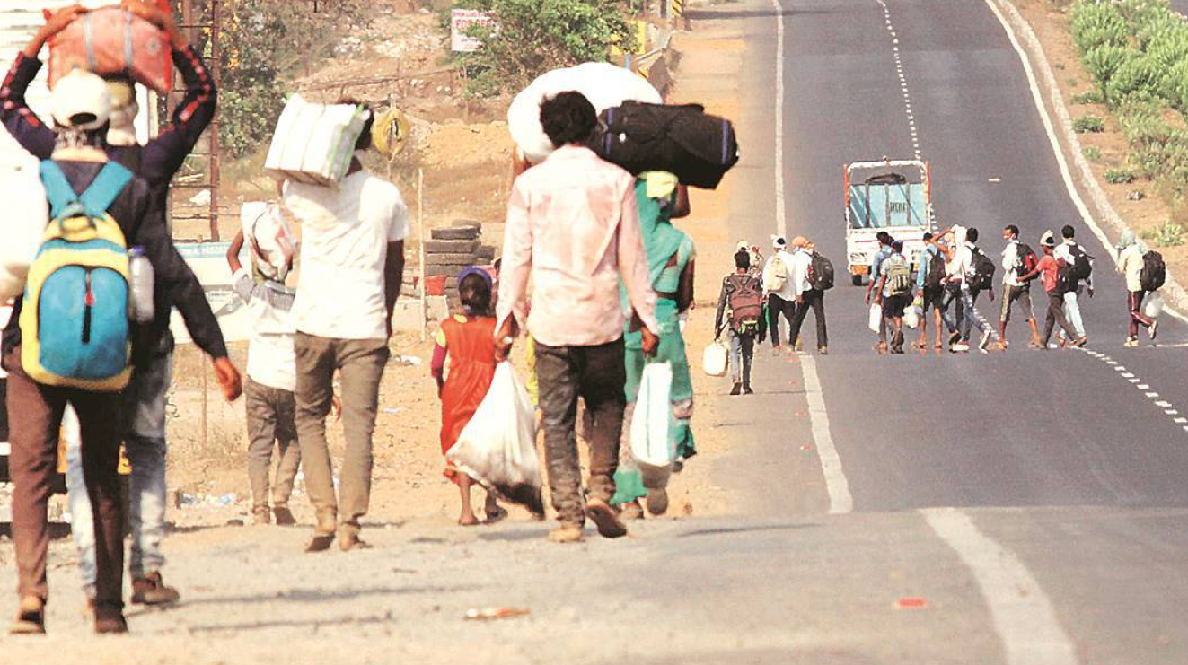 इस संकट की घड़ी में लोगों की मदद करने के लिए सरकार को ख़र्च बढ़ाना चाहिए