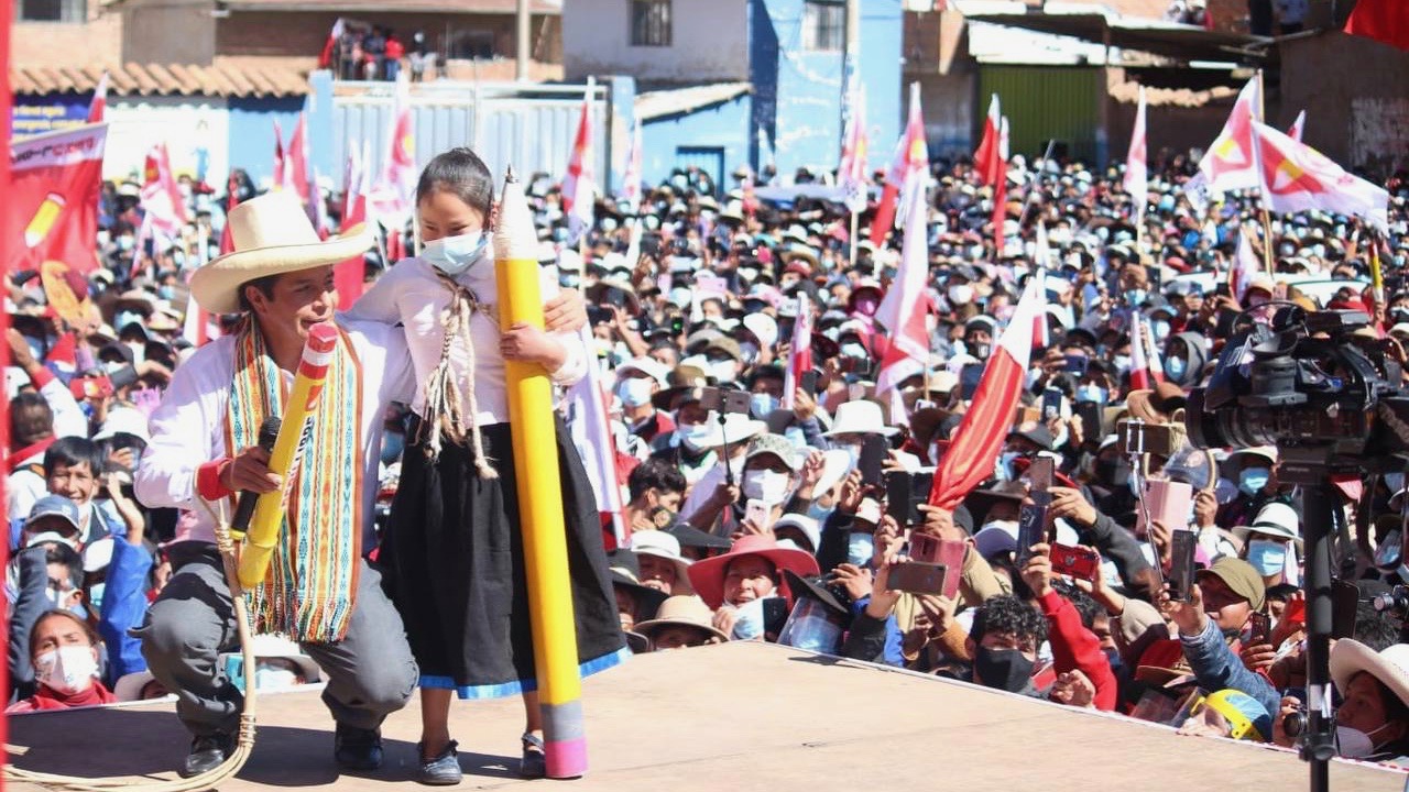 पेरूः कैस्टिलो ने राष्ट्रपति पद का चुनाव जीता, फुजीमोरी का मानने से इनकार