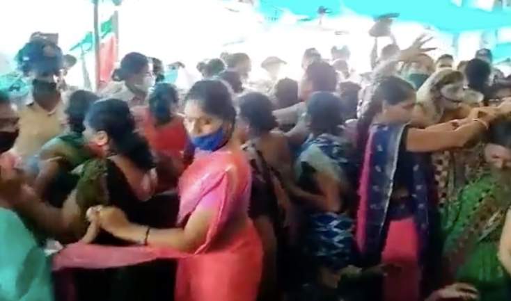 मध्य प्रदेश : सेंचुरी मिल के प्रदर्शनकर्मियों पर पुलिस कार्रवाई, 800 से अधिक की गिरफ़्तारी
