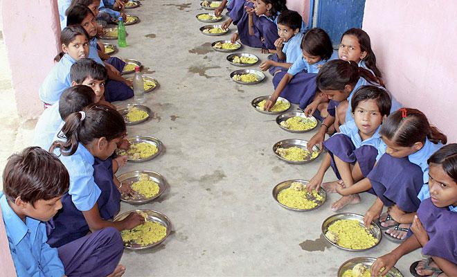 बिहार मिड-डे-मीलः सरकार का सुधार केवल काग़ज़ों पर, हक़ से महरूम ग़रीब बच्चे