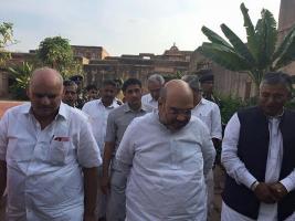 अमित शाह जीतने के लिए मांग रहे जाट समुदाय से भीख