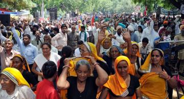 किसानो ने भरी दिल्ली में हुंकार