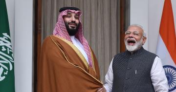 सऊदी के प्रिंस क्राउन सलमान बिन के साथ प्रधानमंत्री नरेंद्र मोदी। 
