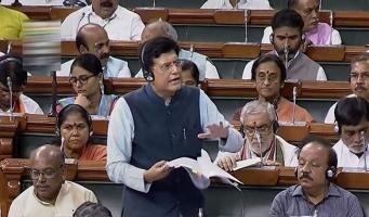 रेल मंत्री पीयूष गोयल