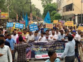 मेरठ में सफाई कर्मचारियों का प्रदर्शन