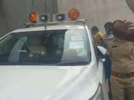 मध्यप्रदेश: दमोह उपचुनाव के दौरान मंत्री की गाड़ी से लाखों रुपये मिले, पुलिस पर गाड़ी को बचा कर निकालने का आरोप