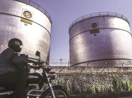 सरकार जिस बीपीसीएल को निजी हाथों में बेच रही है, उसने 12,581 करोड़ रुपये का रिकॉर्ड मुनाफ़ा कमाया