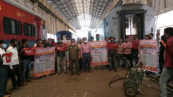 डीए बहाली से रेल कर्मचारियों में ख़ुशी, लेकिन एरियर्स सहित अन्य मांगों के लिए संघर्ष जारी!